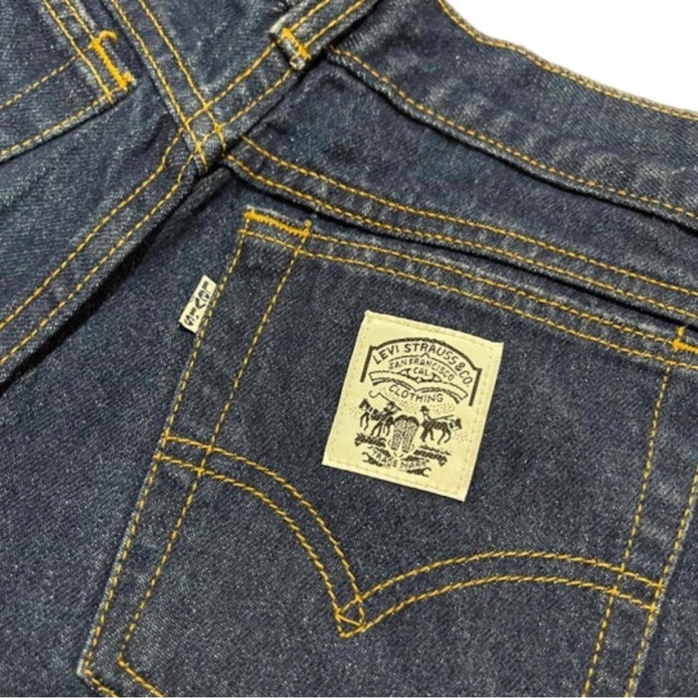 Vintage 1980s Levi’s Women’s Dark Wash Denim Jeans Deadstock USA 26x32 - Picture 3 of 3
